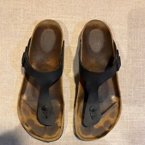 BIRKENSTOCK black gizeh sandal 40 regular width